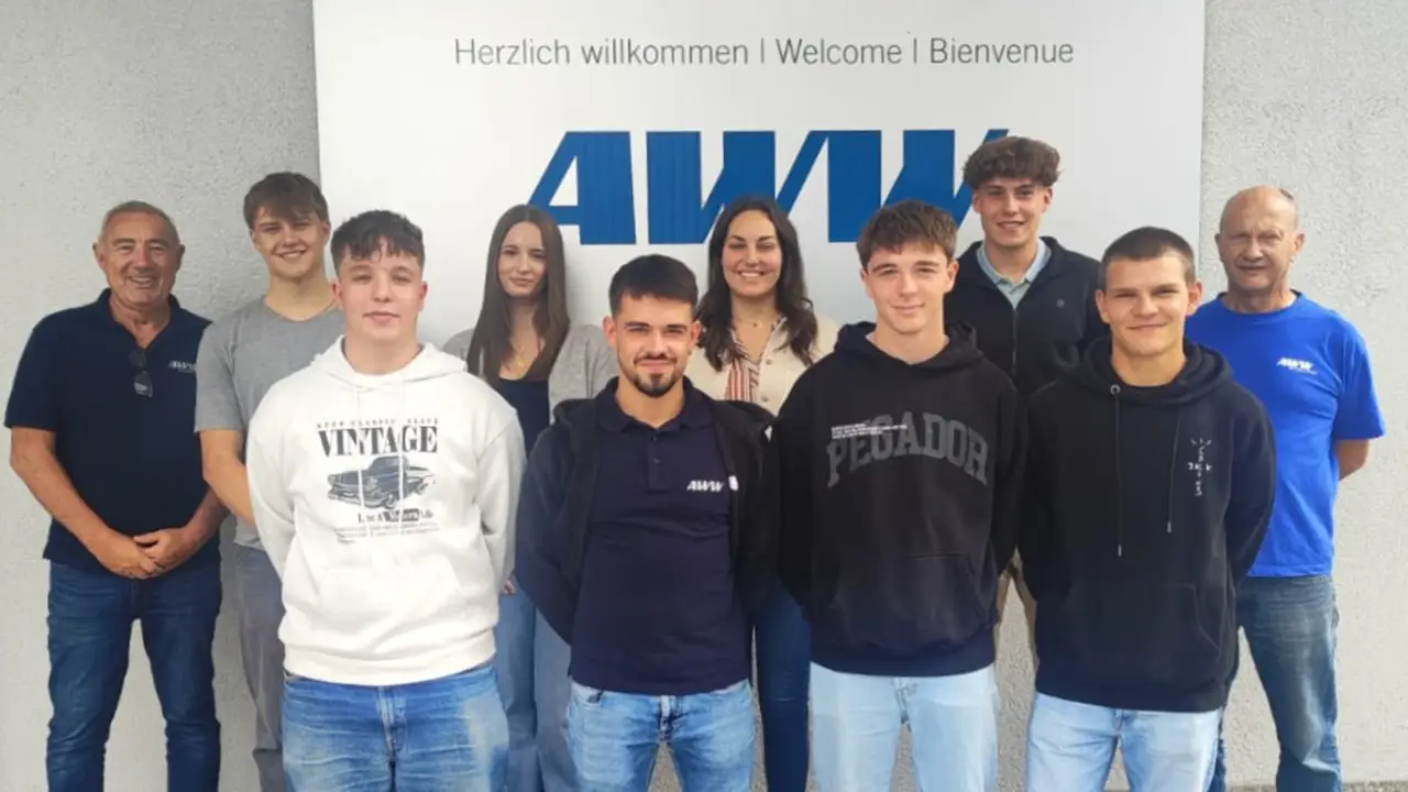 Am 1. September 2025 starteten acht Auszubildende und DH-Studenten ihre berufliche Zukunft bei AWW. Wir begrüßen alle ganz herzlich und wünschen viel Erfolg.