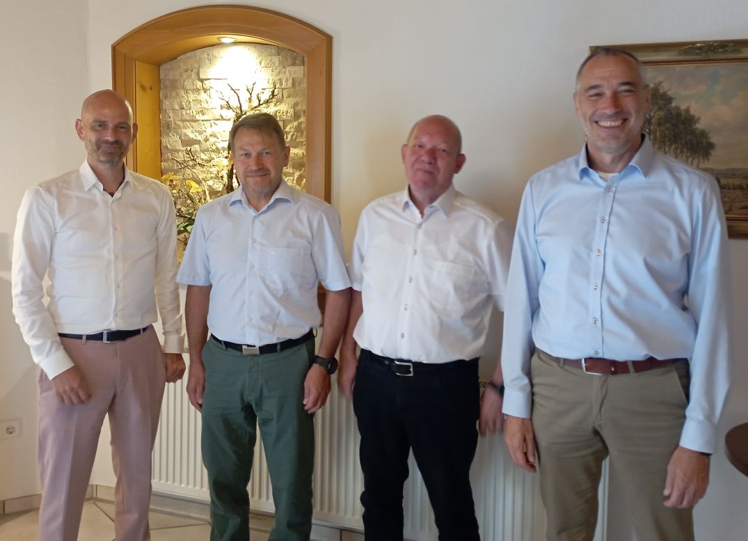 Am Mittwoch, den 10. September 2025 wurde im Hotel Bercher in Waldshut-Tiengen das 40-jährige Jubiläum von Alexander Schneider gefeiert.